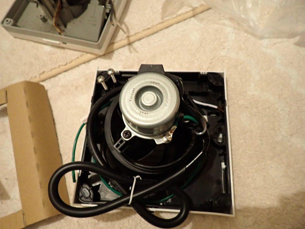 越谷市ダイケン換気扇交換工事