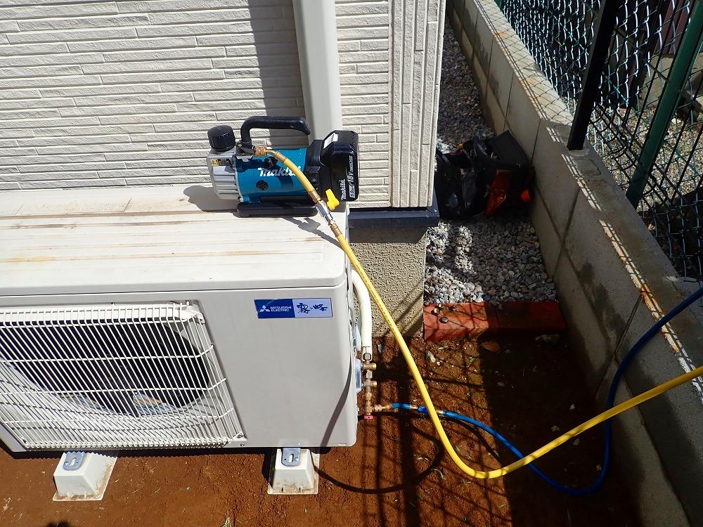 三郷市室外機移動工事