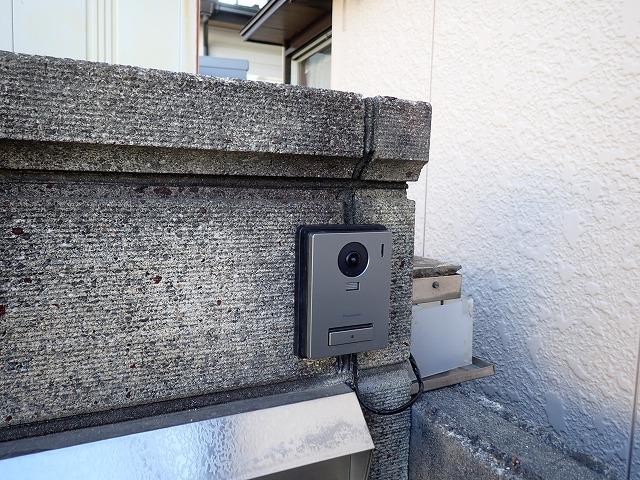 チャイムからカメラ付きドアホンに交換