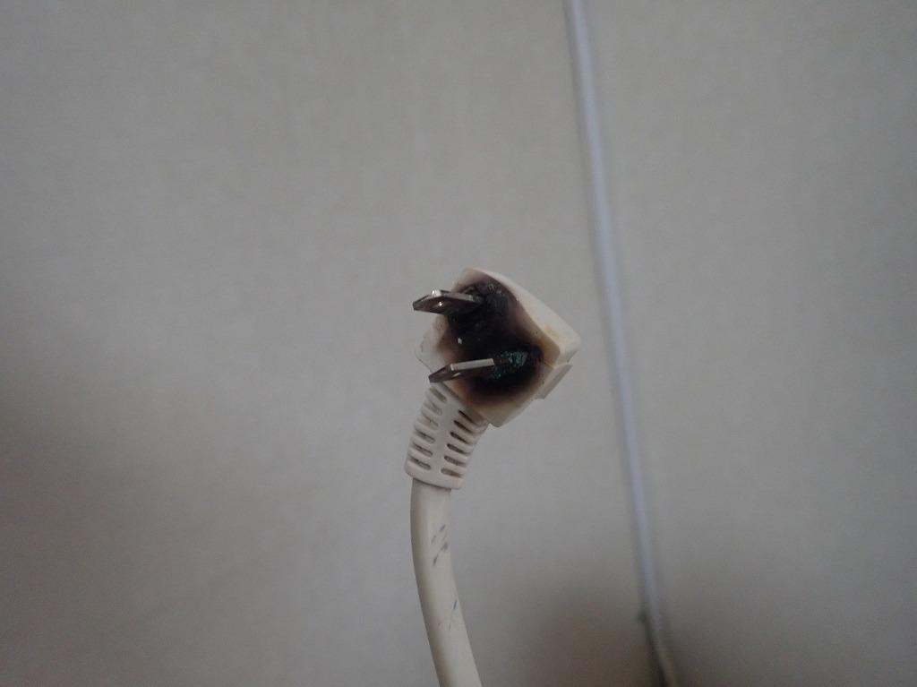 エアコンコンセントが焦げる